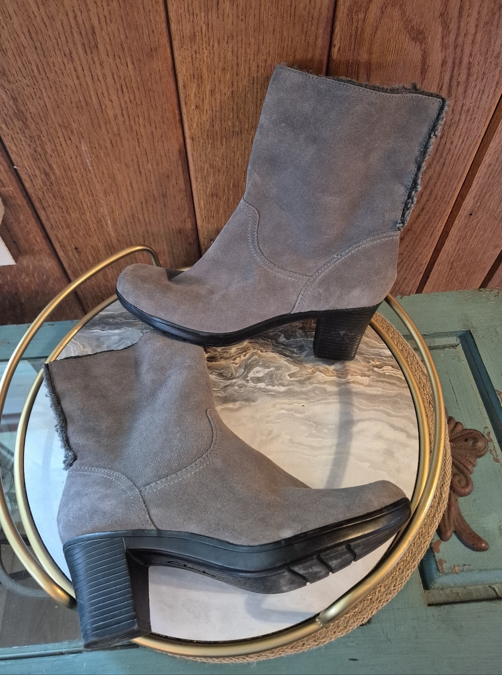 ❤️‍🔥 Clarks Womens Size 8.5 W Heeled Sueded Gray Side Zip Boots